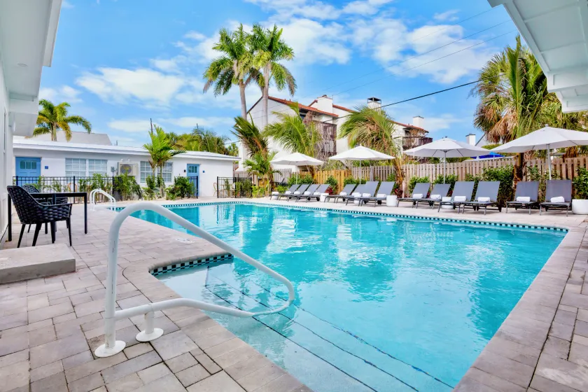 Azul Resort Siesta Key - Image 1