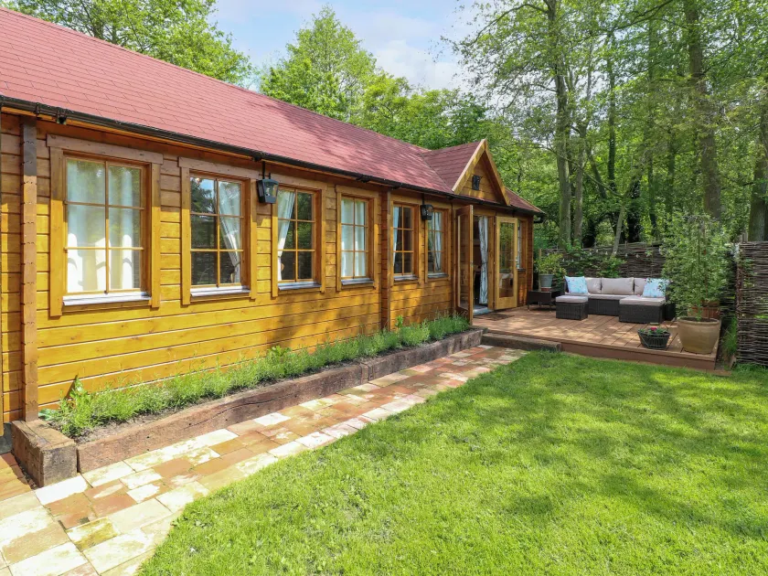 Willow Lodge - Image 1