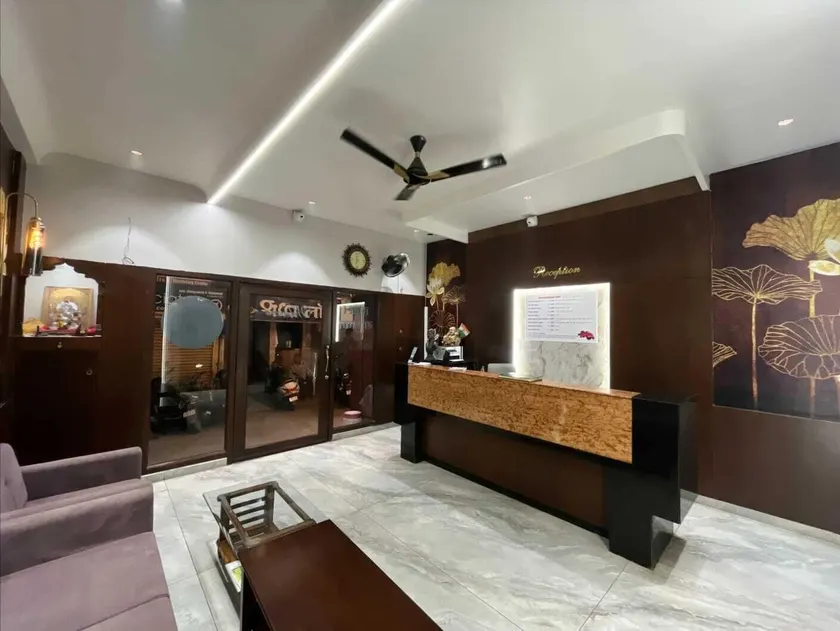 Hotel Radhika - Vestíbulo