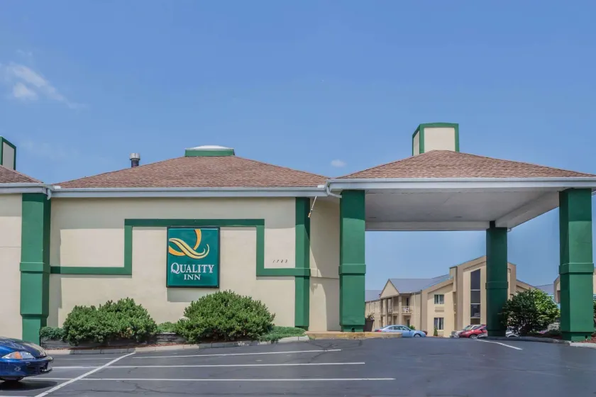 Quality Inn Port Clinton Waterfront - Image 1
