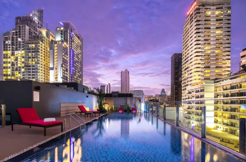 Travelodge Sukhumvit 11 - Image 1