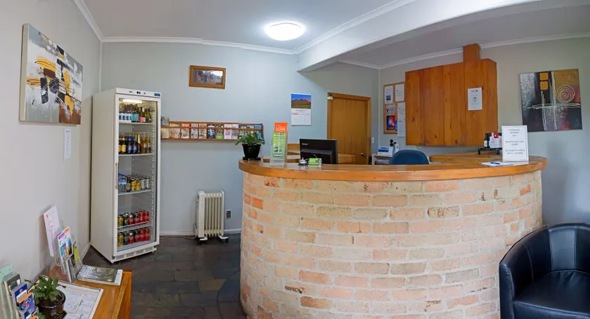 Rest Point Motor Inn - Reception
