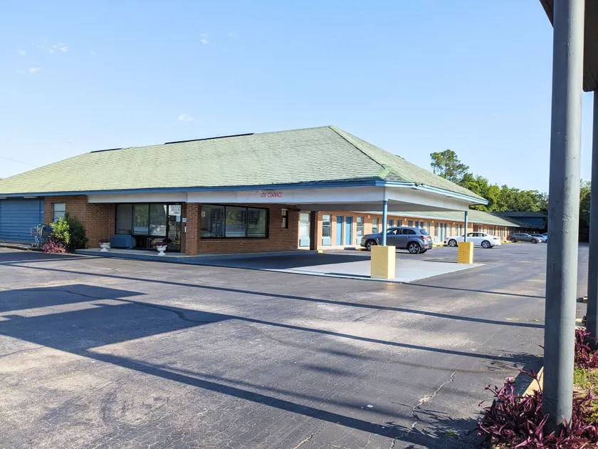 Gateway Inn - Image 1
