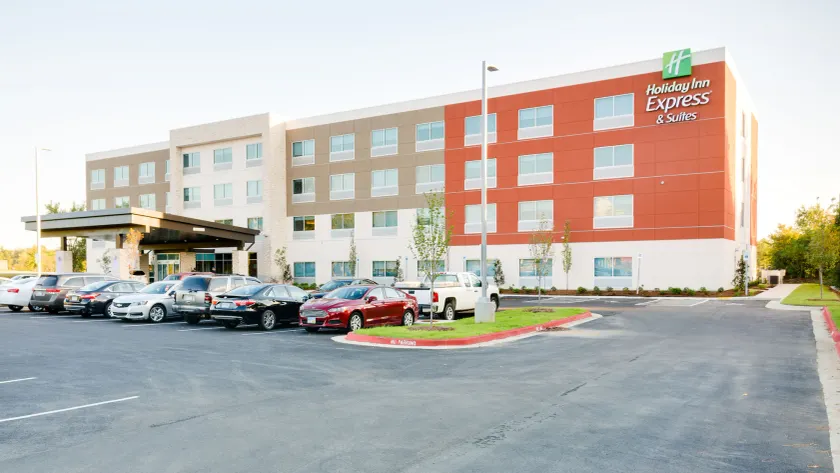 Holiday Inn Express & Suites Russellville by IHG - Image 1