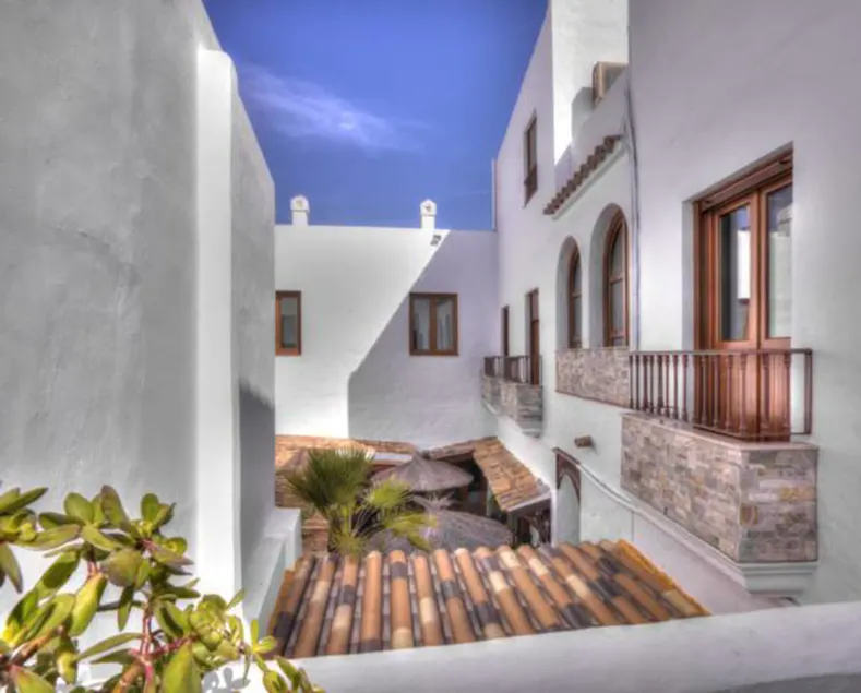 Hotel Almadrabeta - Image 1