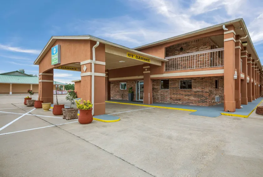 SureStay Hotel by Best Western Rockdale - Image 1