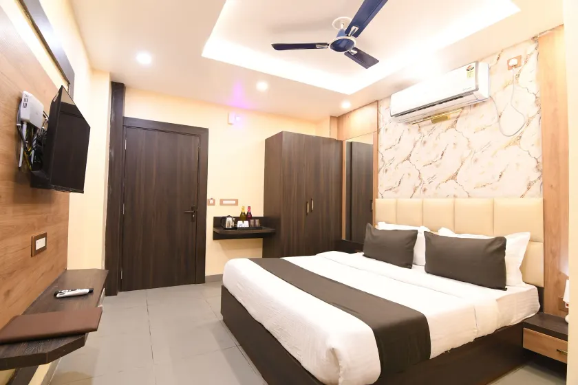 NB SONARBANGLA HOTEL & RESTAURANT - Image 1