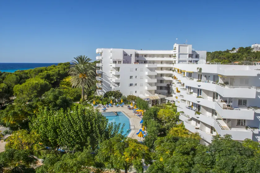 Hamilton Court - Image 1