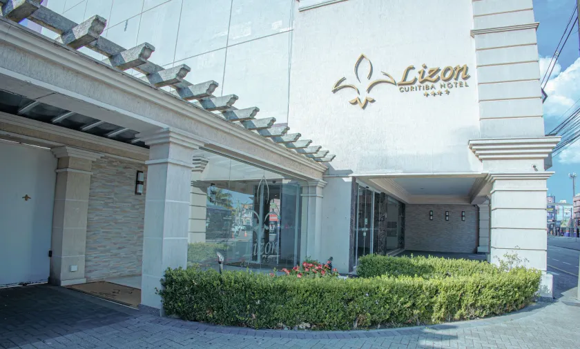 Lizon Curitiba Hotel - Image 1