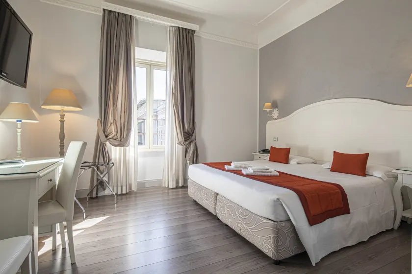 Suite Castrense - Image 1