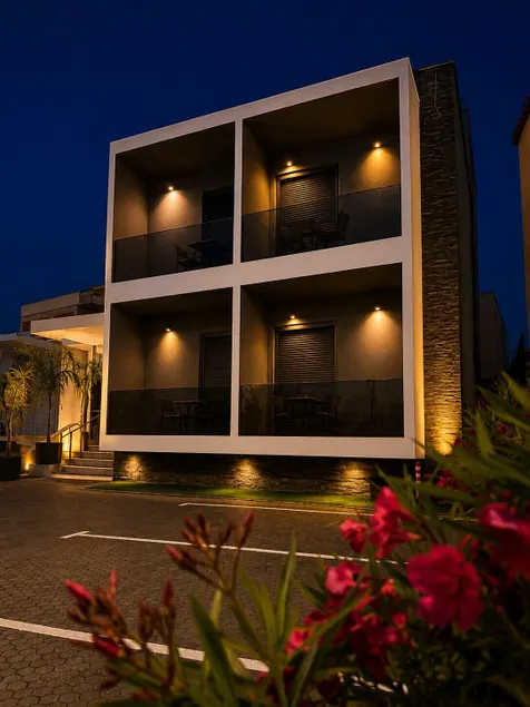 Kevin's ApartHotel - Image 1