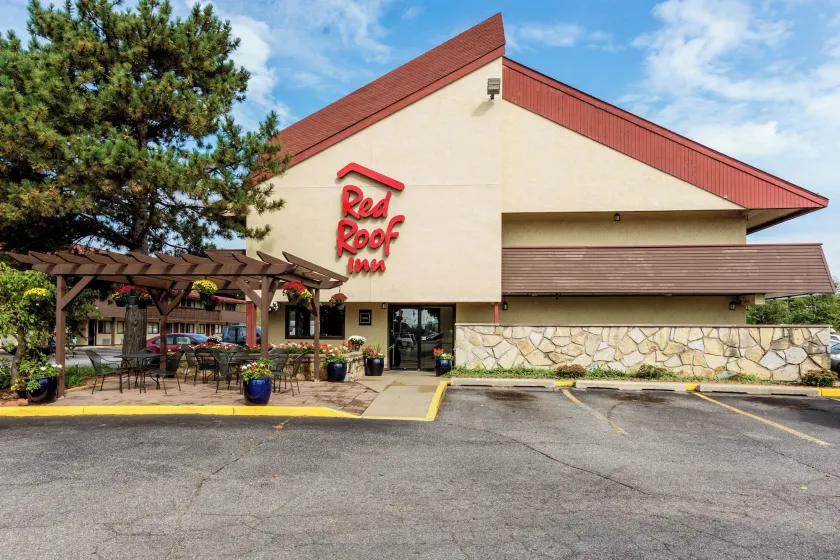 Red Roof Inn Grand Rapids Airport - Image 1