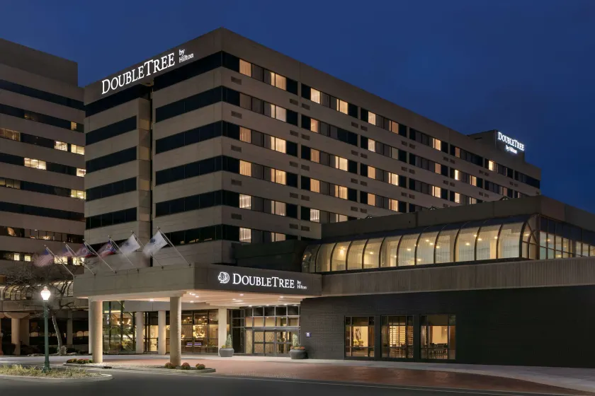 DoubleTree by Hilton Canton Downtown - Image 1