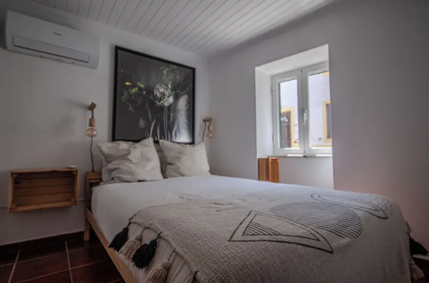 Charming House in Casal Águas de Verão With Mountain Views - Image 1