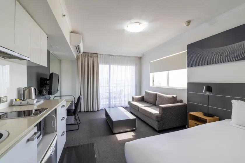Oaks Townsville Hotel - Image 1