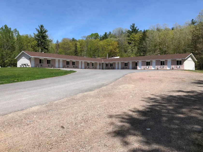 Motel Bryson - Image 1