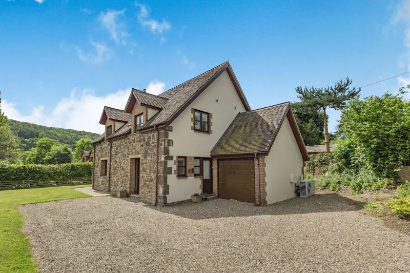 Byne Brook Cottage - Image 1