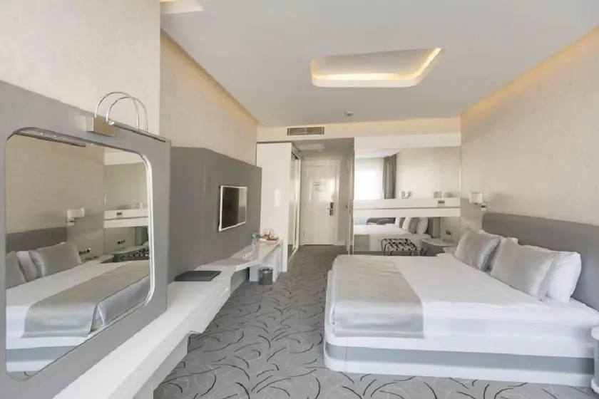 White Line Boutique Hotel - Image 1