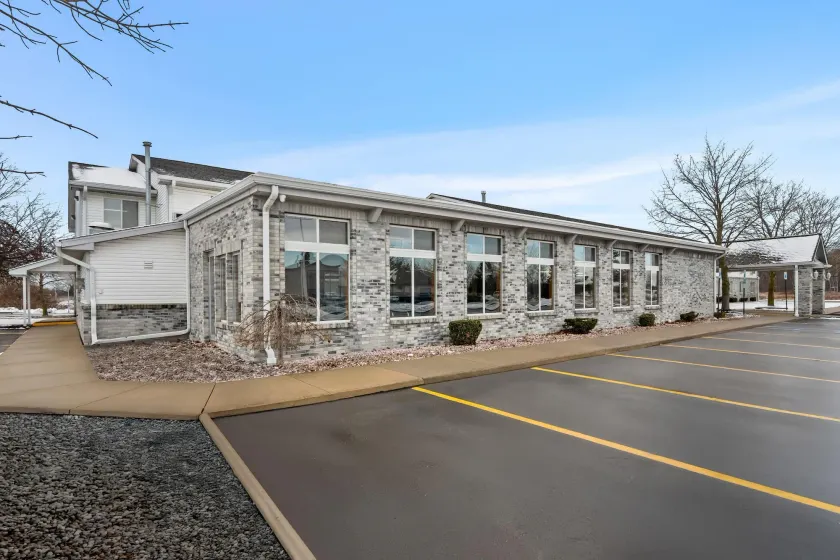 Days Inn by Wyndham Imlay City - Image 1