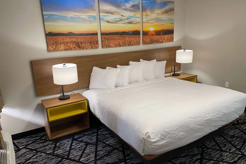 Days Inn by Wyndham Lake Charles - Image 1