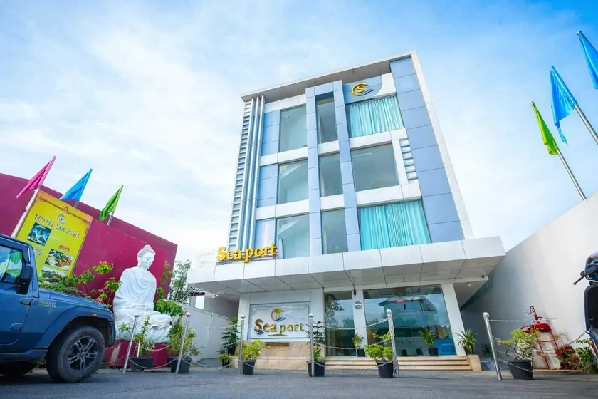 Hotel Sea Port - Image 1
