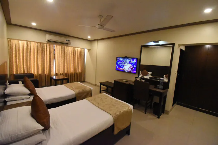 Kings International Juhu - Room