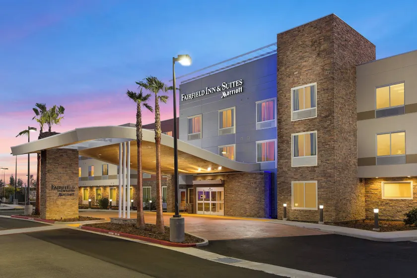 Fairfield Inn & Suites by Marriott Sacramento Folsom - Image 1