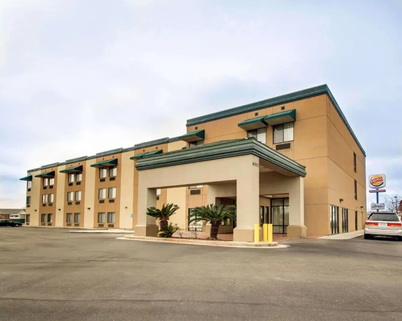 Quality Inn & Suites Hattiesburg North - Image 1