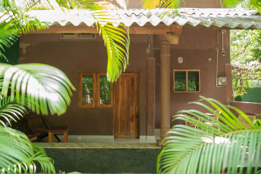 Silent Bungalow - Image 1