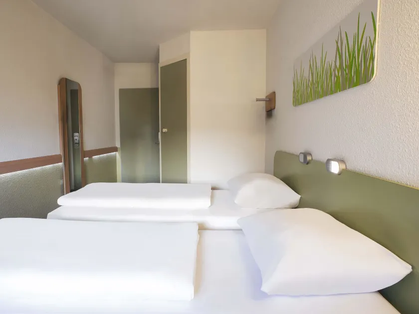 B&B HOTEL Rostock-Broderstorf - Image 1