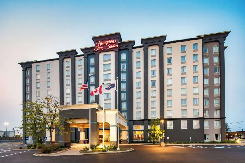 Hampton Inn & Suites by Hilton Toronto Airport - Image 1