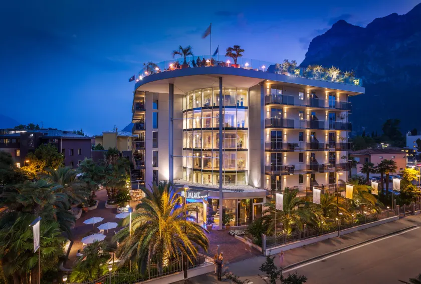 Hotel Kristal Palace - Tonelli Hotels - Adult Friendly - Image 1