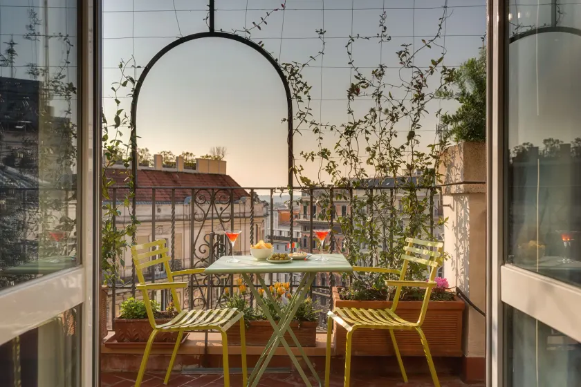 Tritone Top House - Image 1