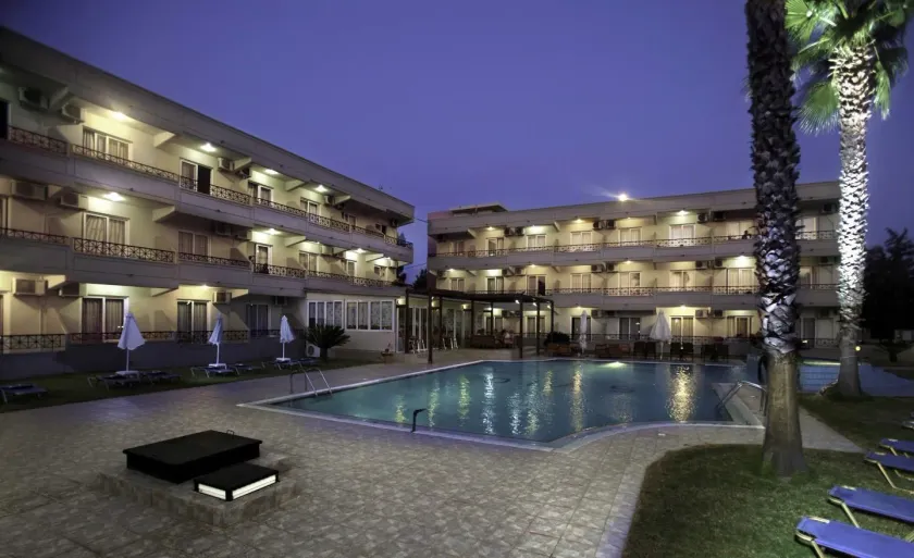 Dias Studios & Suites - Image 1