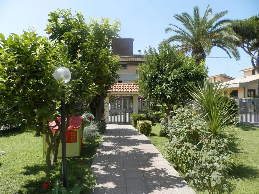 Luana Inn Holiday - Image 1
