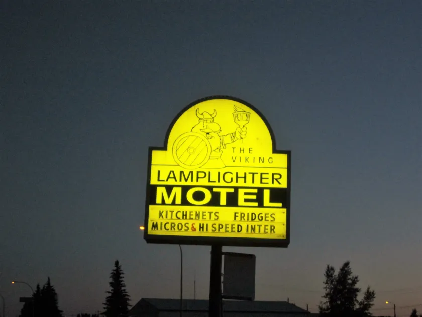 Viking Lamplighter Motel - Image 1