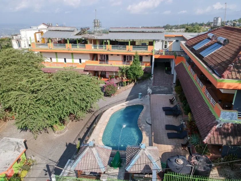 Villa Panderman Indah - Image 1