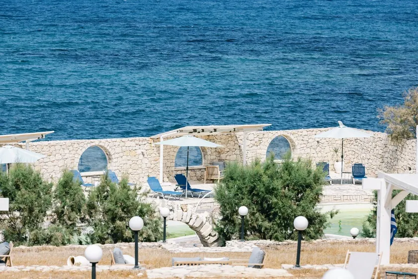 Lassion Hotel - Image 1