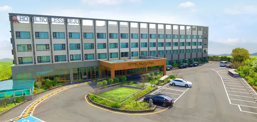 Jeju Noblesse Hotel - Image 1