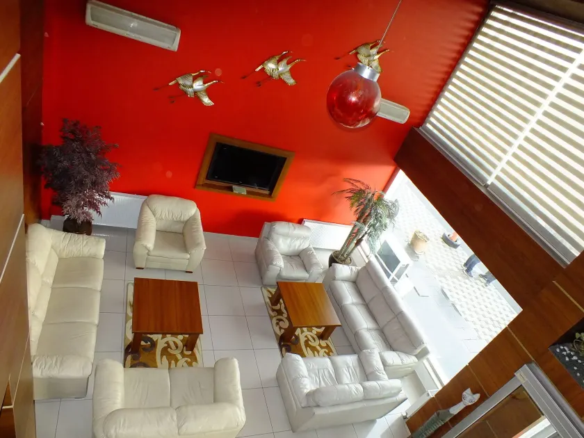 Lifos Hotel - Image 1