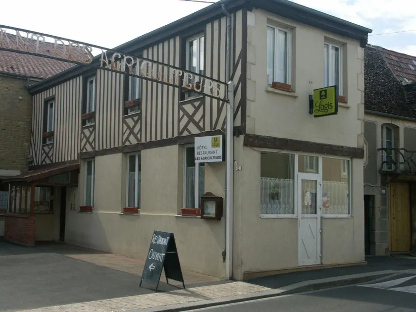 Hôtel Restaurant Les Agriculteurs - Image 1
