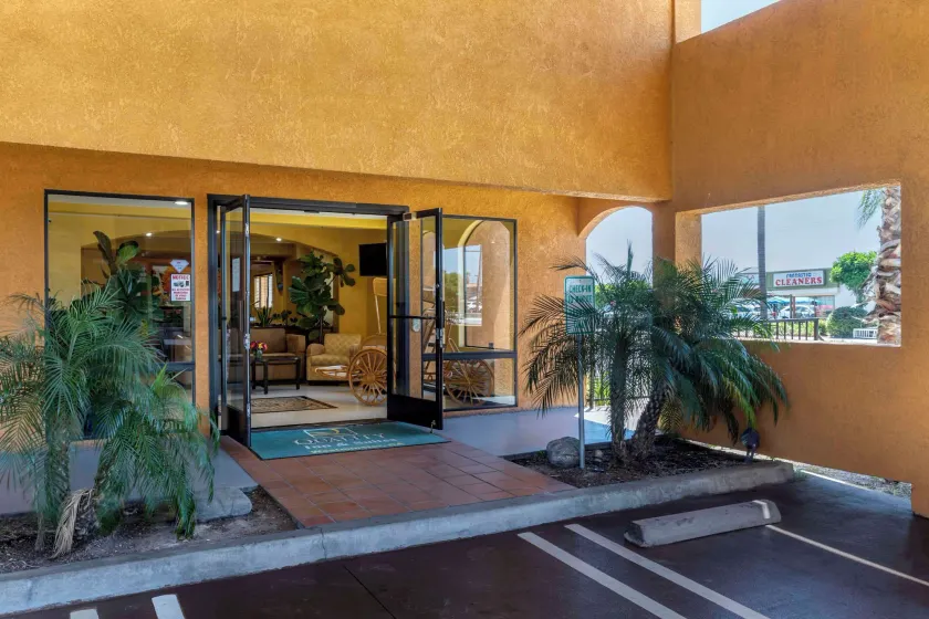 Quality Inn & Suites Westminster Seal Beach - Image 1