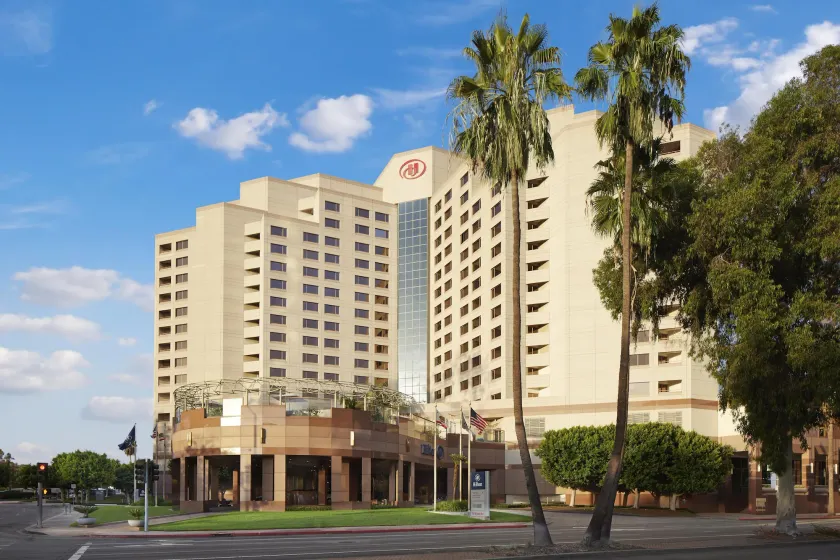 Hilton Long Beach Hotel - Image 1