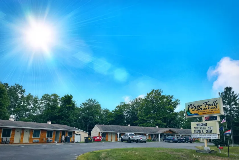 Alger Falls Motel - Image 1
