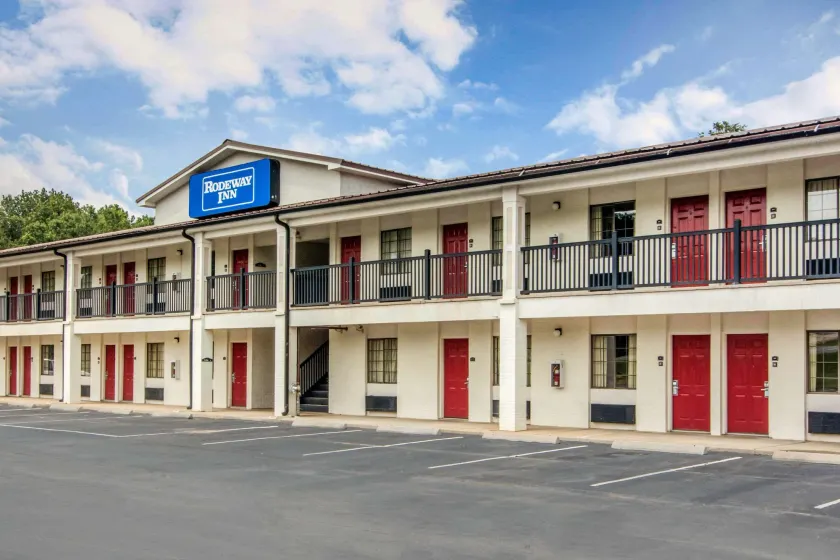 Rodeway Inn La Grange East - Image 1
