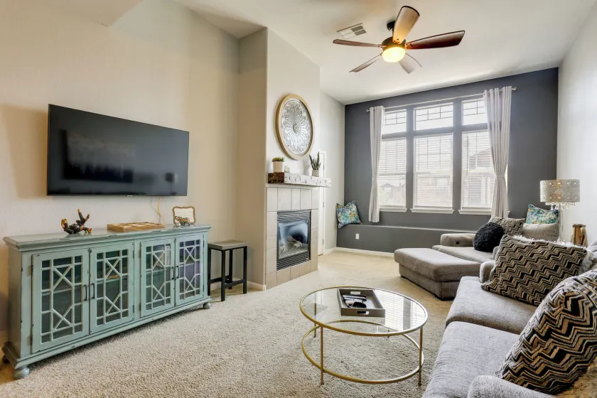 Easy E470 & 125 Access! Quiet Englewood Condo - Image 1