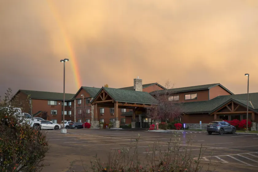 Best Western Plus McCall Lodge and Suites - Image 1