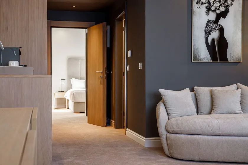 Hotel M - Image 1