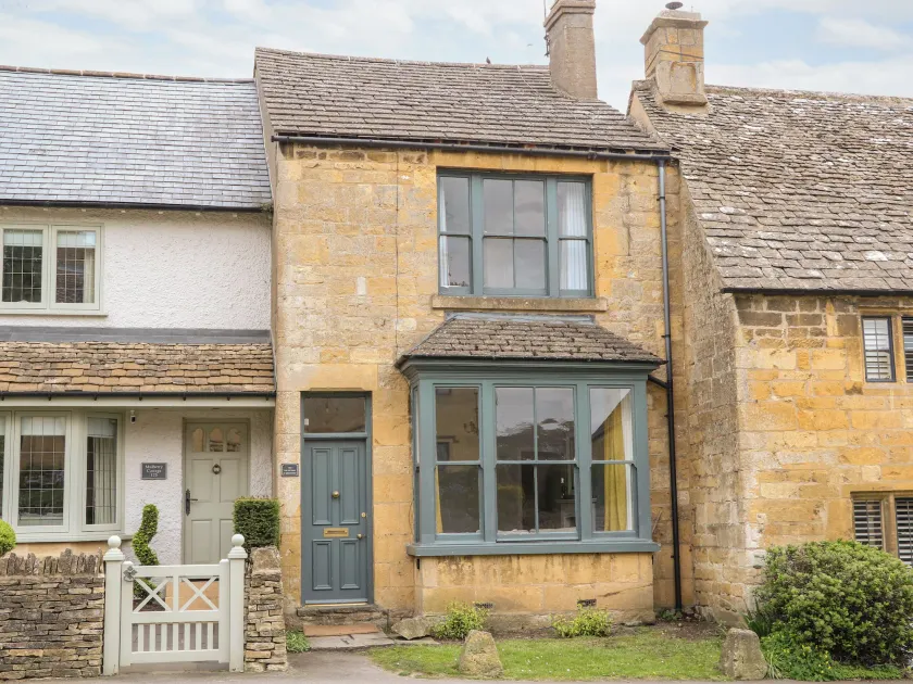 The Cottage at Broadway - Image 1
