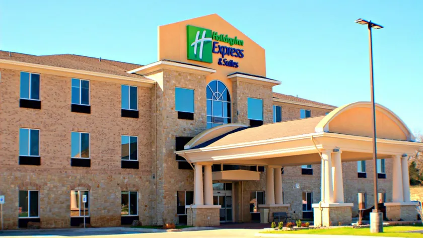 Holiday Inn Express & Suites Bonham by IHG - Image 1